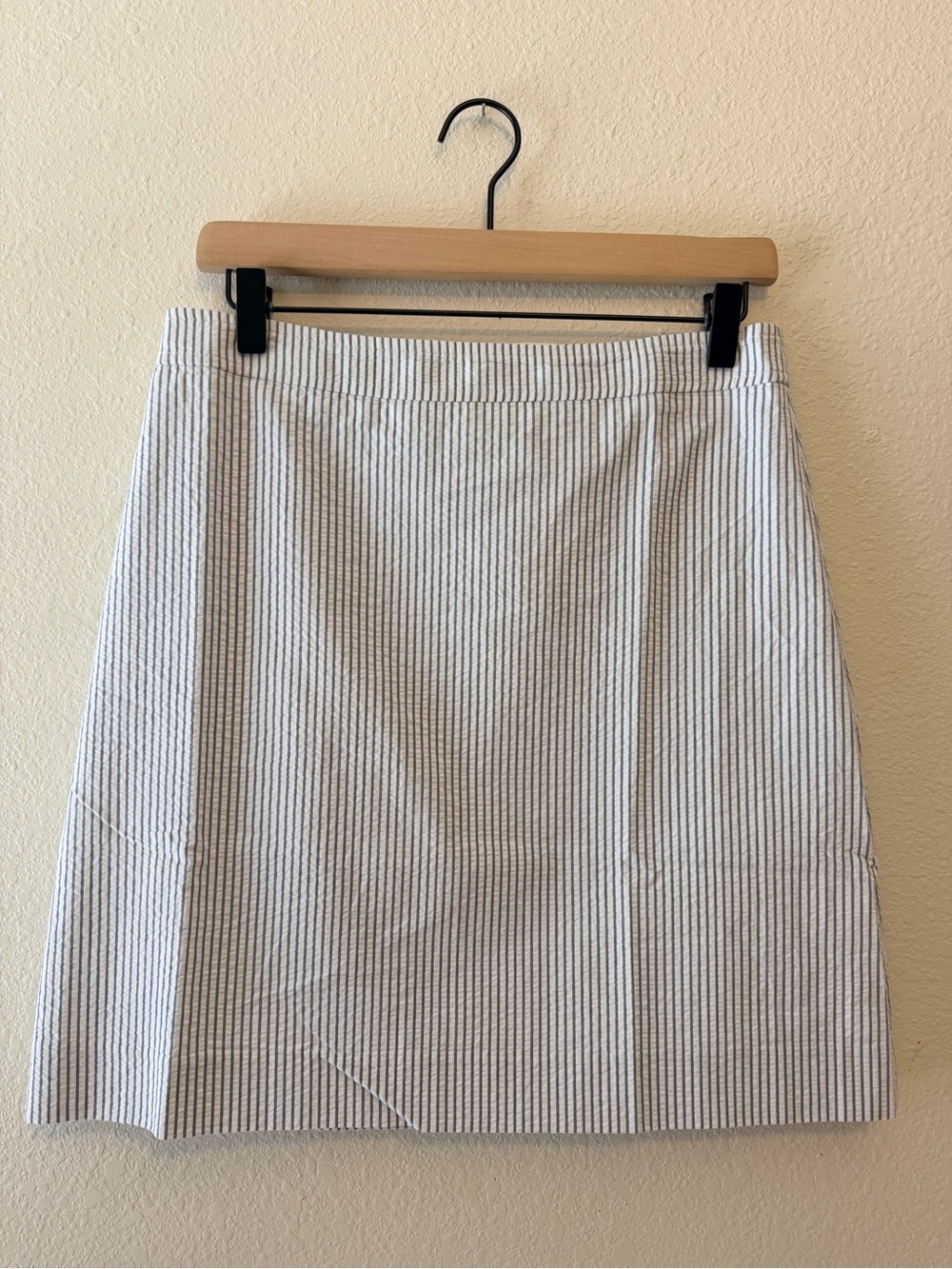 J. Crew Factory White and Navy Striped A-Line Skirt seersucker